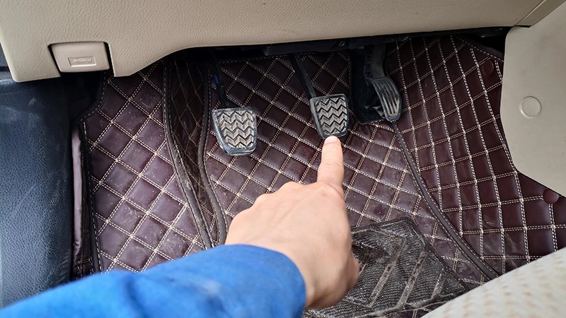 刹车不是踩下去就行 刹车不是踩下去就行