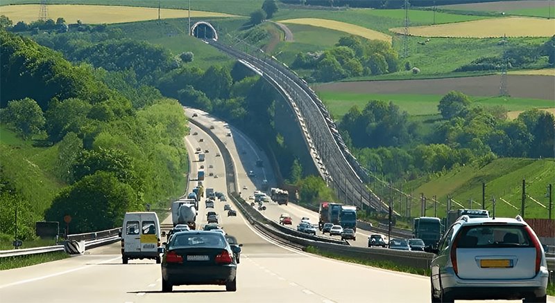 下坡刹车很重要 下坡刹车很重要