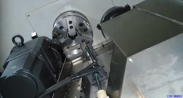 斜床身数控车床内部